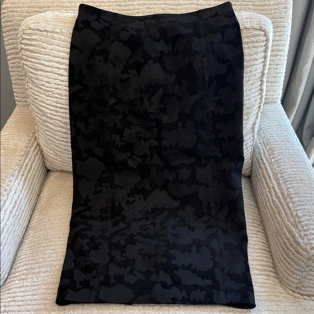Veronica Beard Black and Charcoal Camouflage Pencil Skirt